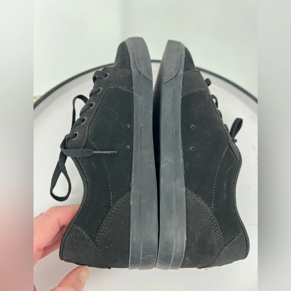 DC BLACK LEATHER SKATEBOARD‎ SHOE SNEAKERS YOUTH ANVIL